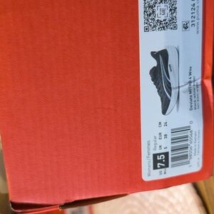 Puma Deviate NITRO 4 Athletic Shoes - Black and White